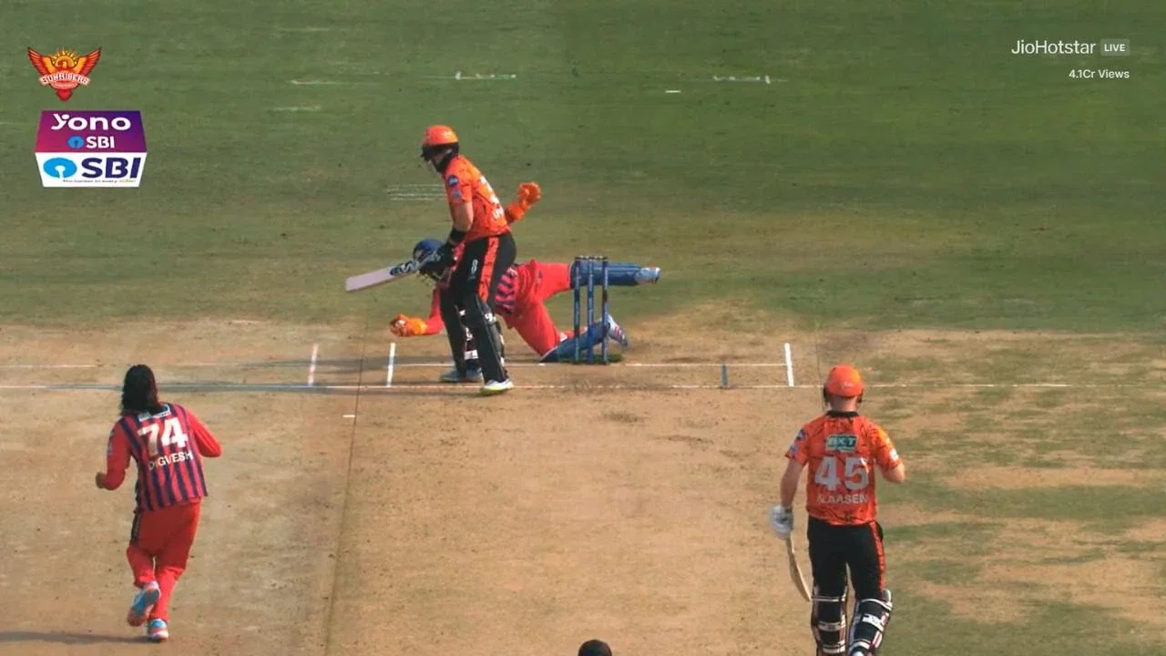 Rishabh Pant Pulls Off A Sensational One Handed Catch To Dismiss Liam Livingstone In IPL 2026 Clash