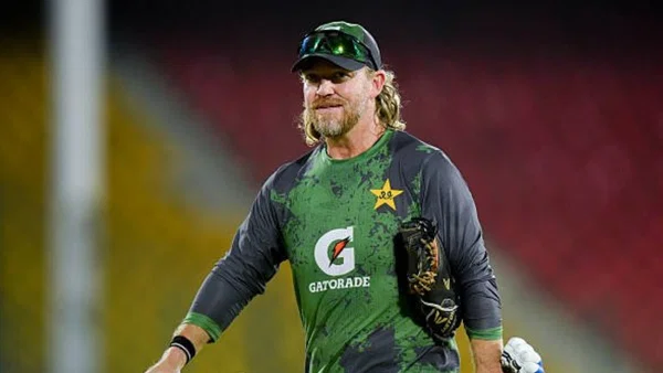 Shane McDermott Resignes As Pakistan S White Ball Fielding Coach