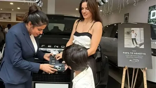 Hardik Pandya surprises son and ex-Wife with brand-new Land Rover Defender