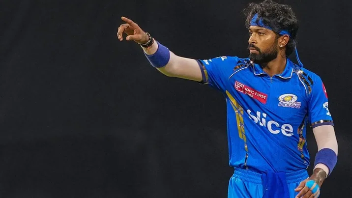 Ex-India opener urges Hardik Pandya to step down from MI's captaincy