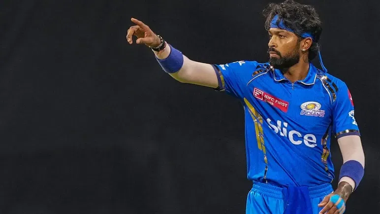 Ex-India opener urges Hardik Pandya to step down from MI's captaincy