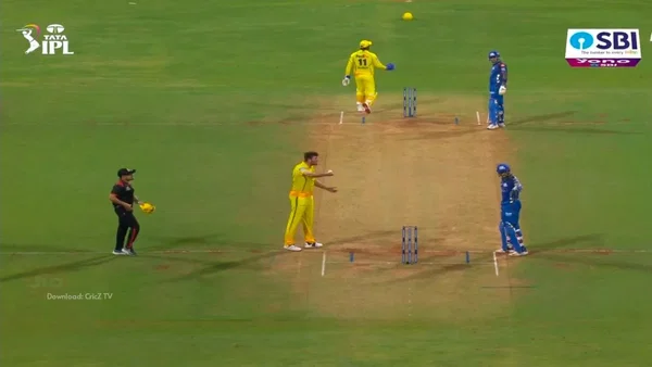 Tilak Varma engaged in a heated argument with Jamie Overton during MI vs CSK clash