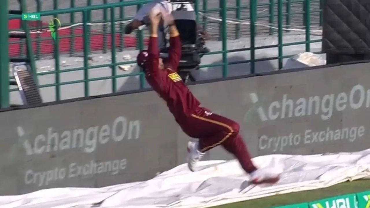 Saim Ayub pulls off un-Pakistani move, shows Superman effort to deny Tom Curran a boundary