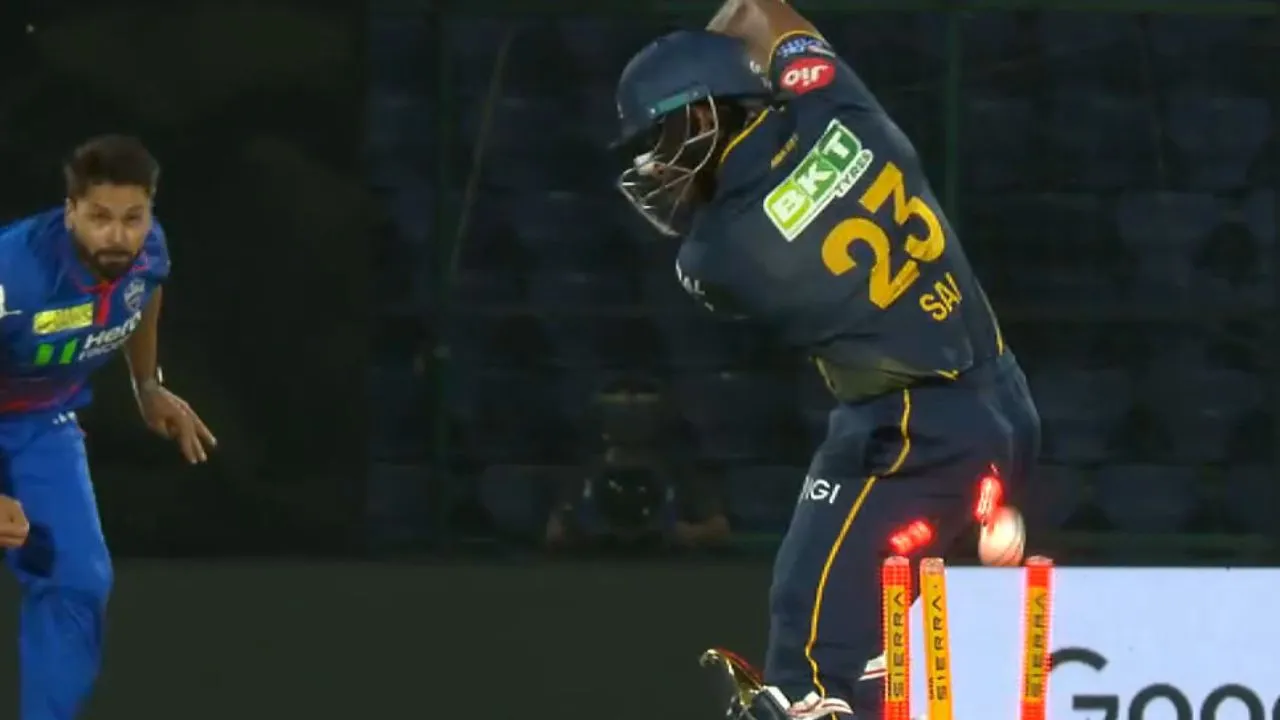 Mukesh Kumar gives a fiery send-off to Sai Sudharsan in DC vs GT clash