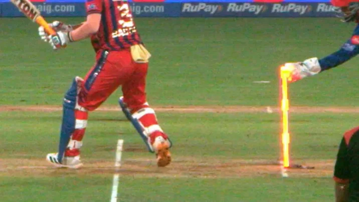 WATCH: Prabhsimran Singh pulls off MS Dhoni-like lightning stumping in LSG vs PBKS clash