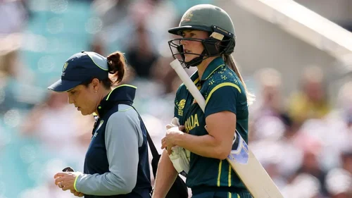Ellyse Perry forced off with quad issue during Women's T20 World Cup semi-final