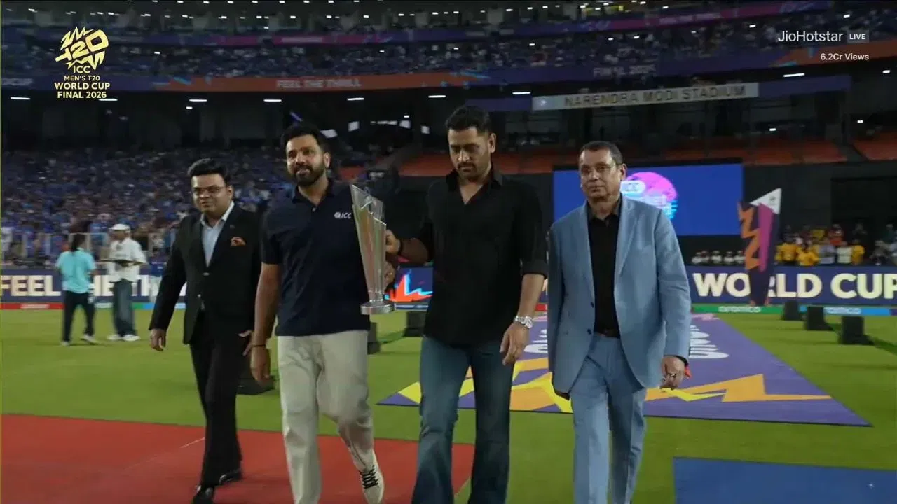 MS Dhoni and Rohit Sharma share iconic moment In 2026 T20 World Cup final