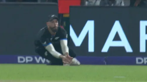 WATCH: Daryl Mitchell takes CONTROVERSIAL catch to dismiss Aiden Markram