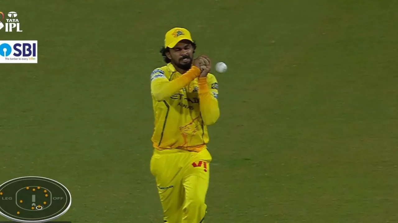 Ruturaj Gaikwad drops a sitter as Sunil Narine survives in IPL 2026 Clash