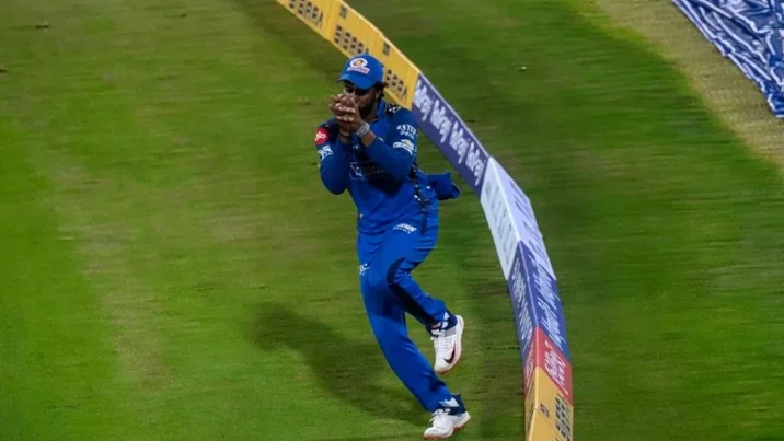 Tilak Varma takes a sensational catch to dismiss Krunal Pandya in RCB vs MI clash