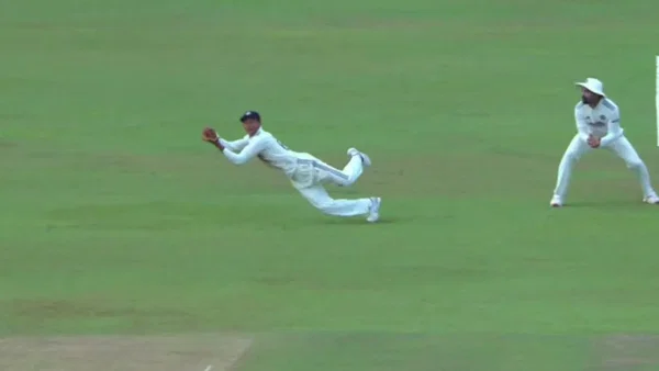 WATCH: Yashasvi Jaiswal takes a brilliant diving catch at slip during 2nd Test vs Sri Lanka