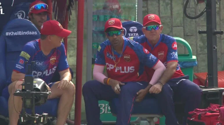 Watch Shashank Singh Fakes Hamstring Injury To Avoid Ricky Ponting S Wrath After Fielding Blunder Vs DC