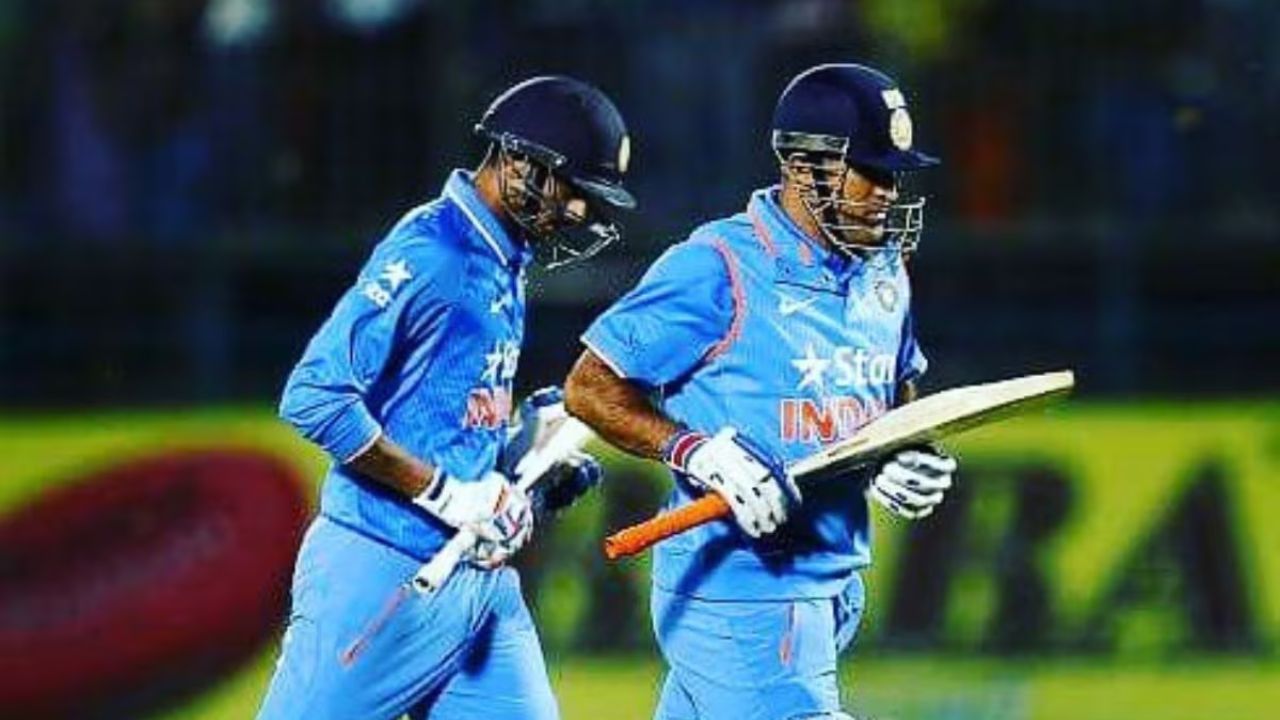 Axar Patel and MS Dhoni