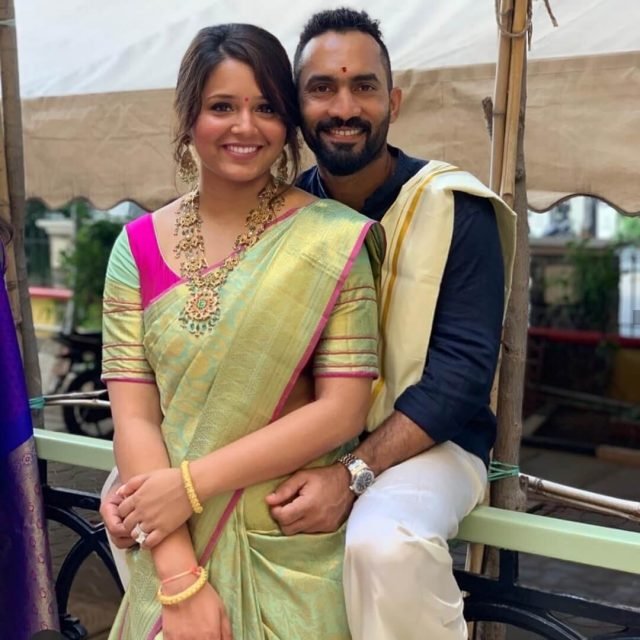 Dinesh Karthik with wife Deepika Padikkal (Photo-Twitter)