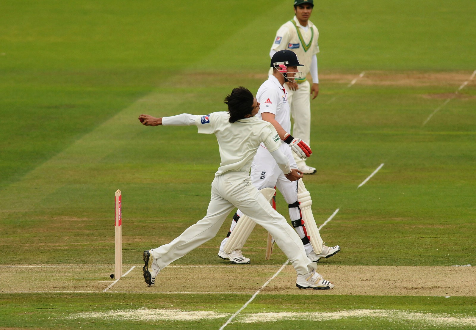 Mohammad Amir Bowls Deliberate No Ball against England in 2010