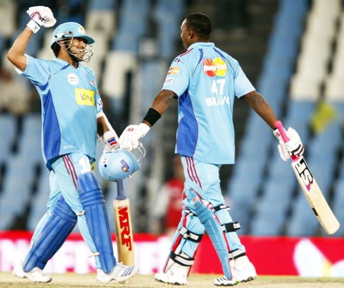 Sachin Tendulkar and Dwayne Bravo