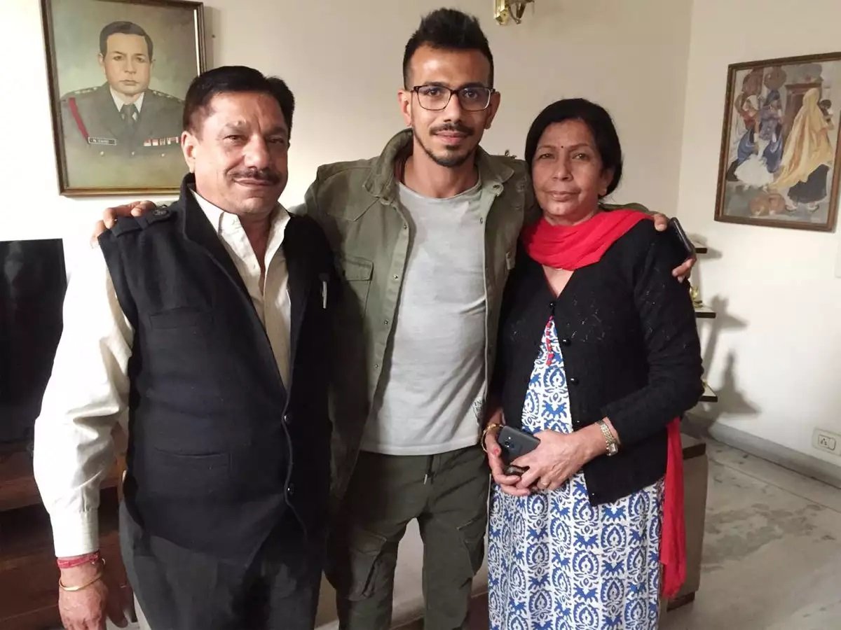 Yuzvendra Chahal with his parents (Photo- Twitter)