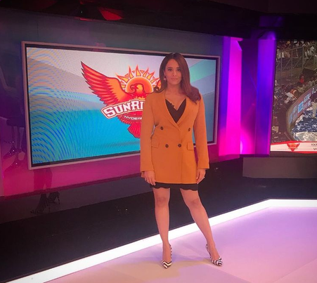 Mayanti Langer Hot