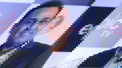 Virender Sehwag, Pat Cummins