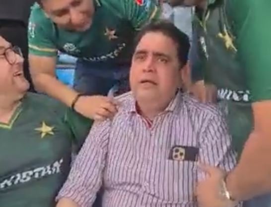 Babar Azam's father breaks into tears after Pakistan's victory