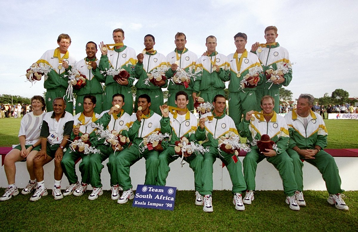 19 Sep 1998: South Africa celebrate gold after the cricket final against Australia during the Commonwealth Games in Kuala Lumpur, Malaysia. Mandatory Credit: Laurence Griffiths /Allsport