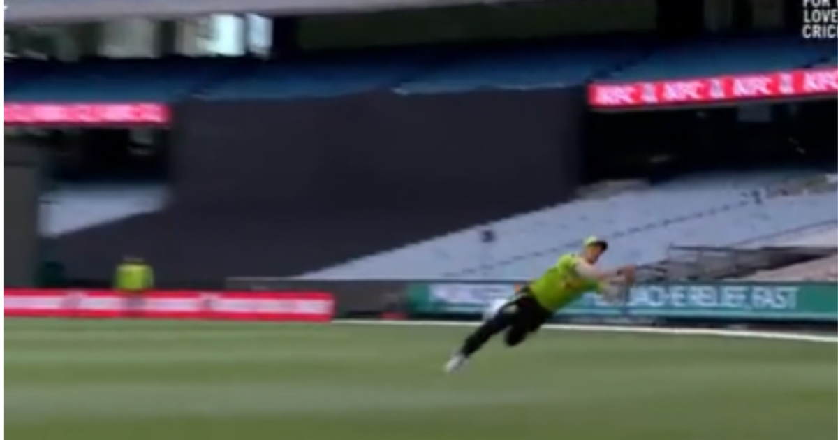 BBL 2021-22: Watch – Daniel Sams Takes A Stunning Flying Catch To Dismiss Alex Carey