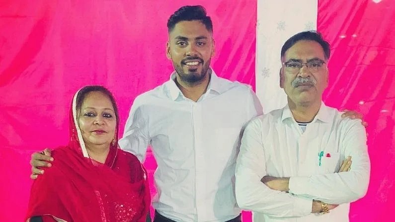 Avesh Khan with his parents. Photo- Instagram