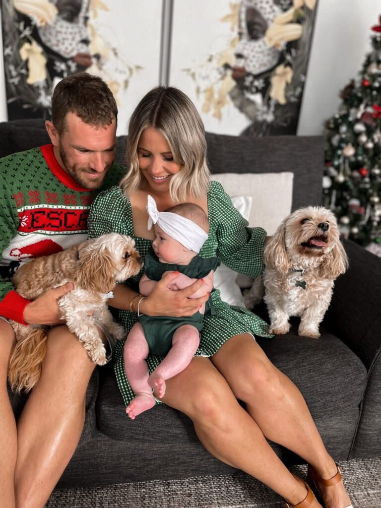Aaron Finch with his wife Amy and daughter Esther. Photo- Twitter