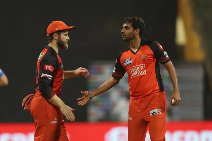 Kane Williamson Bhuvneshwar Kumar