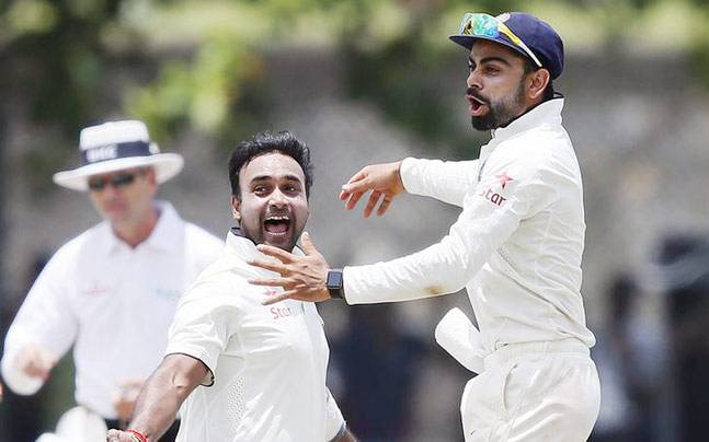 Virat Kohli and Amit Mishra (Image Credits: Twitter)
