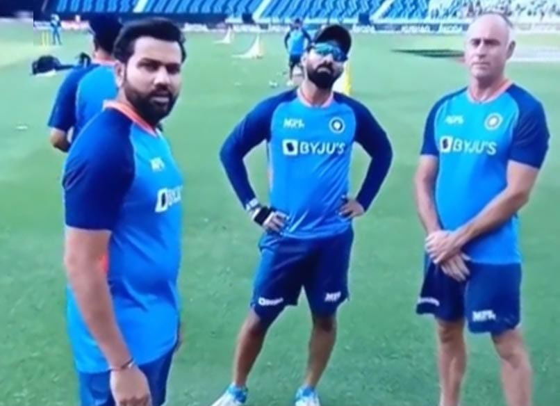 Rohit Sharma Dinesh Karthik