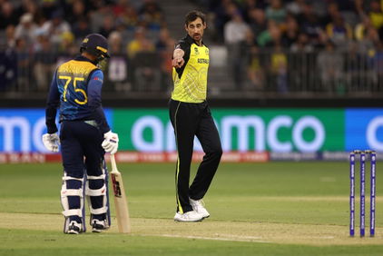 Mitchell Starc and Dhananjay De Silva