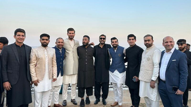 Shaheen Afridi with his friends
