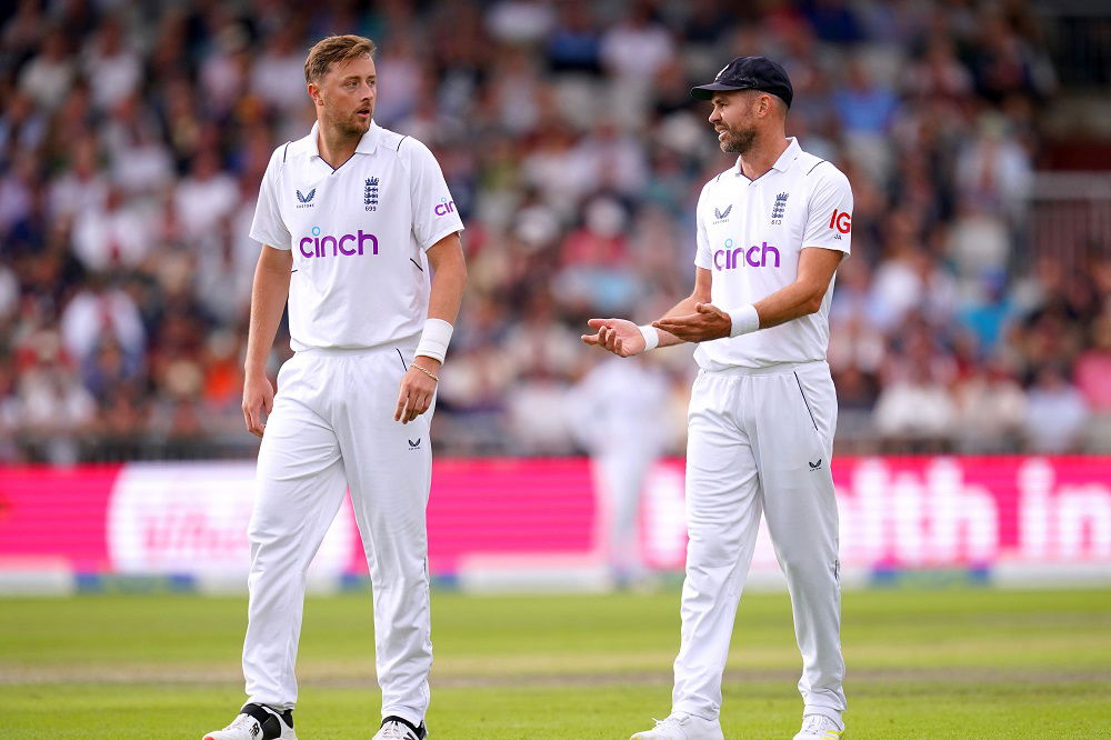 James Anderson and Ollie Robinson