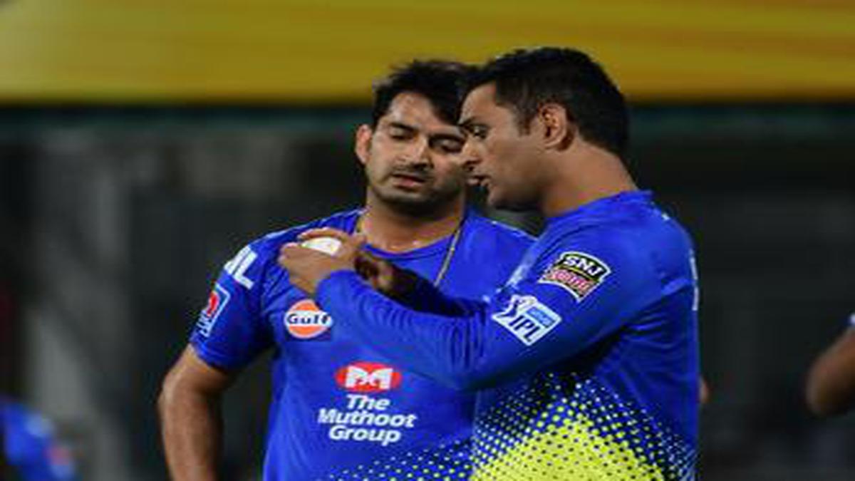 MS Dhoni and Mohit Sharma