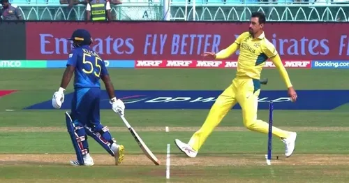 Mitchell Starc - Kusal Perera