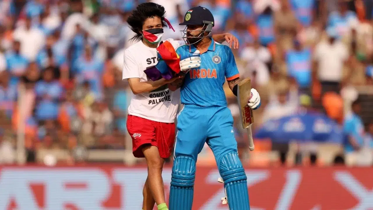 Virat Kohli, Pitch Invader, World Cup