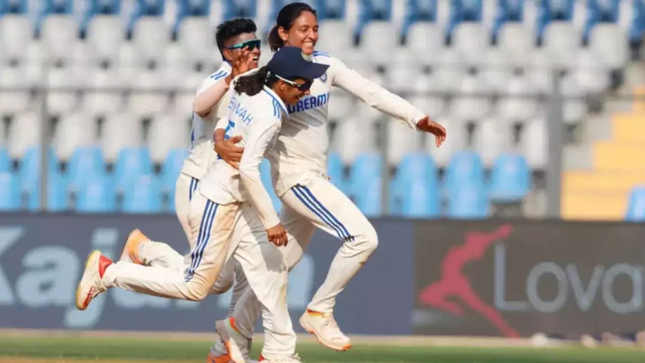 Harmanpreet Kaur celebrate after taking a wicket