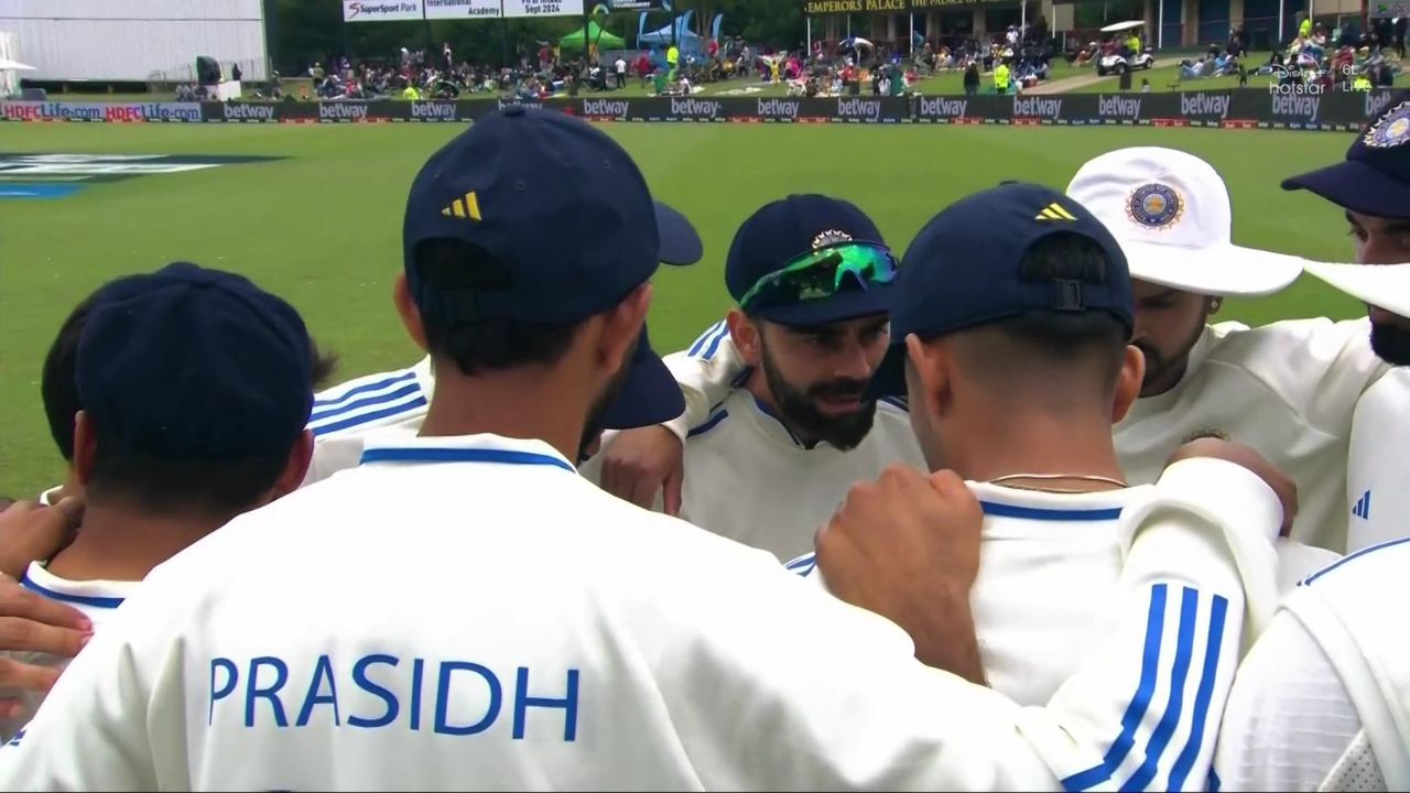 Virat Kohli Gives Pep Talk Ahead Of Final Session On Day 2