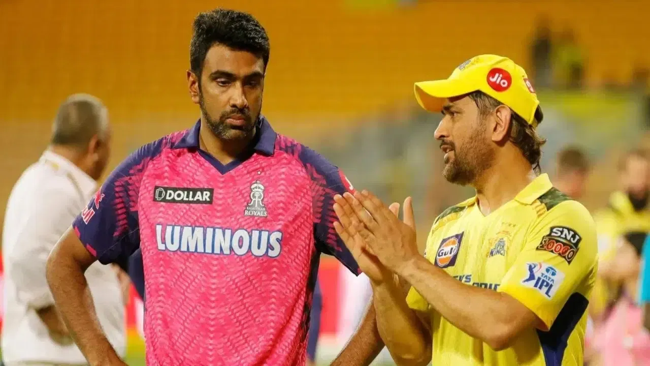 Ravichandran Ashwin With MS Dhoni in IPL 2023