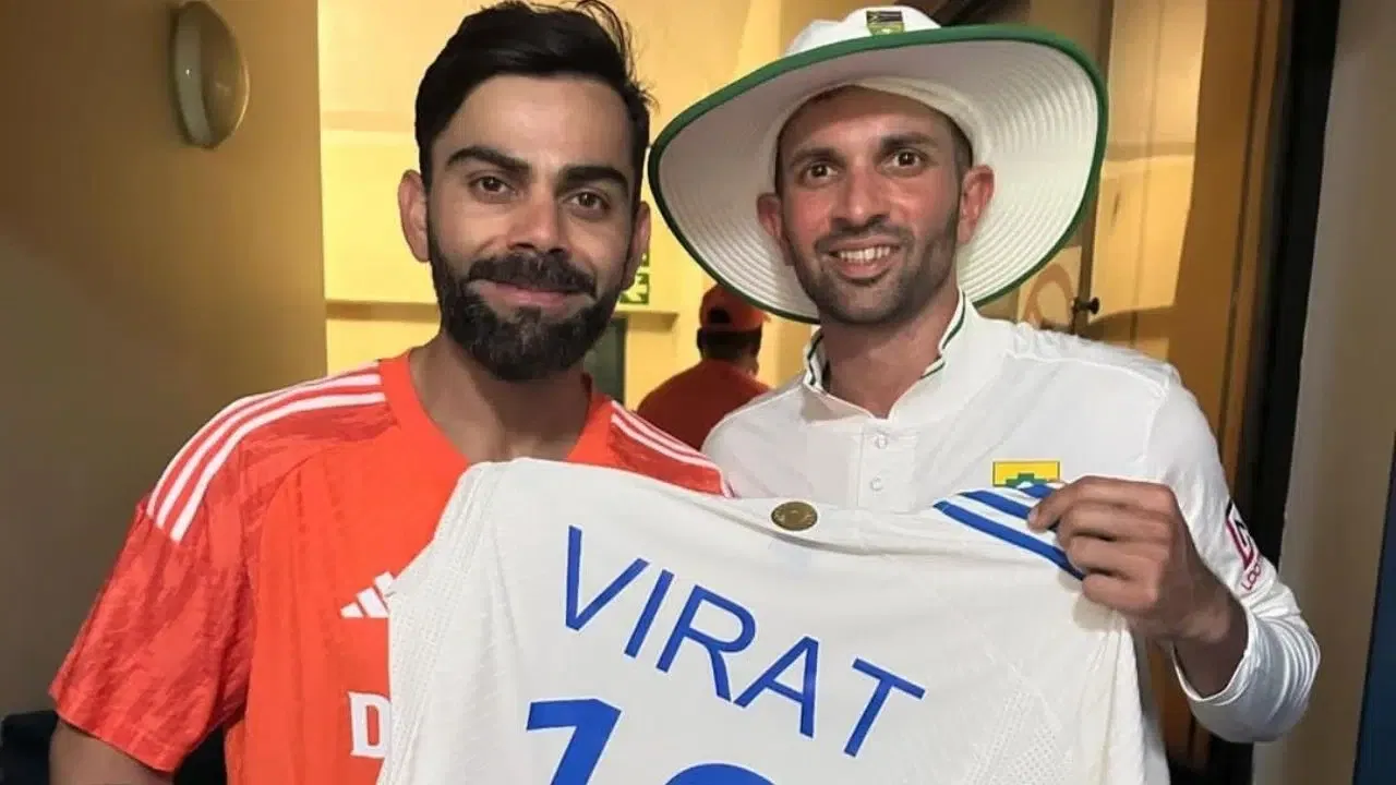 Virat Kohli gifts jersey to Keshav Maharaj