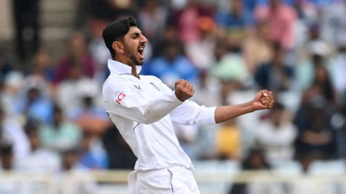 Shoaib Bashir celebrates his Five-for