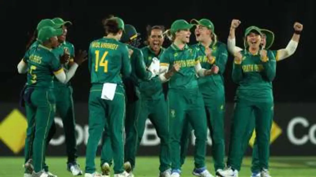 South Africa Women's Team defeats Australia in the 2nd ODI