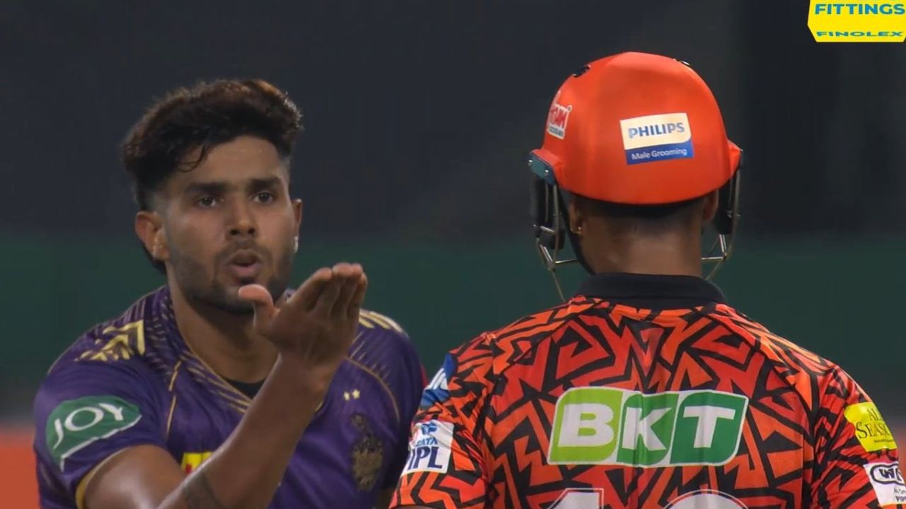 Harshit Rana gives a flying kiss send-off to Mayank Agarwal