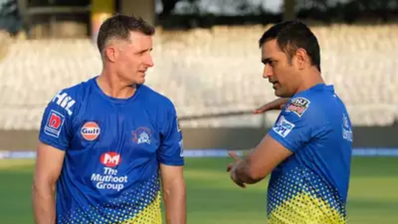 Michael Hussey and MS Dhoni